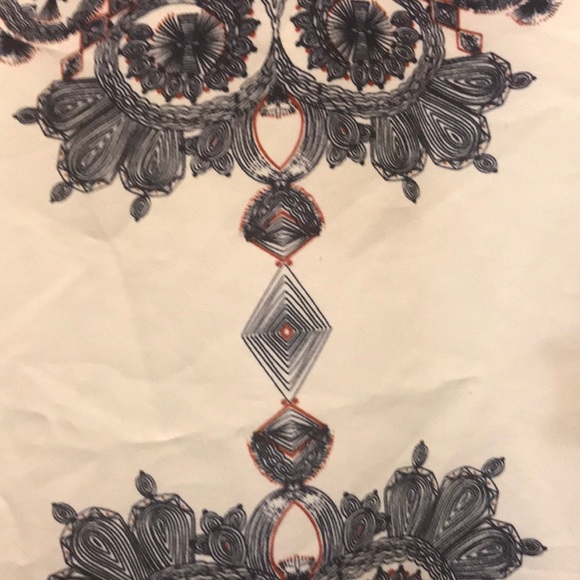 Women’s blouse white and blue design - Picture 2 of 4